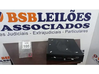 LOTE 105 - 01 GAVETA DE DINHEIRO. (NO ESTADO) ATENÇÃO! FAZER A VISITAÇÃO ANTES DE ARREMATAR, NÃO SABEMOS SE FUNCIONA, LEILÃO NÃO TEM GARANTIA E NEM DEVOLUÇÃO, SUJEITO A POSSÍVEIS AVARIAS VISÍVEIS/OCULTAS E/OU AUSÊNCIA DE COMPONENTES.