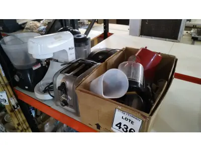 LOTE 436 - 01 TORRADEIRA, 01 BATEDEIRA, 02 SANDUICHEIRAS, VÁRIOS MIXER E ELETRODOMÉSTICOS DIVERSOS. (NO ESTADO) ATENÇÃO! FAZER A VISITAÇÃO ANTES DE ARREMATAR, NÃO SABEMOS SE FUNCIONA, LEILÃO NÃO TEM GARANTIA E NEM DEVOLUÇÃO, SUJEITO A POSSÍVEIS AVARIAS VISÍVEIS/OCULTAS E/OU AUSÊNCIA DE COMPONENTES.