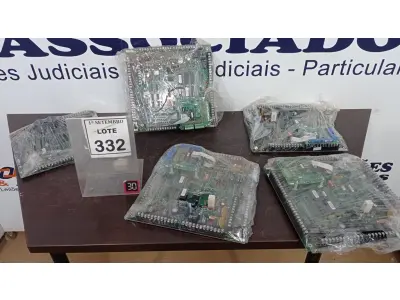 LOTE 332 - 05 PLACAS MÃE. (NO ESTADO) ATENÇÃO! FAZER A VISITAÇÃO ANTES DE ARREMATAR, NÃO SABEMOS SE FUNCIONA, LEILÃO NÃO TEM GARANTIA E NEM DEVOLUÇÃO, SUJEITO A POSSÍVEIS AVARIAS VISÍVEIS/OCULTAS E/OU AUSÊNCIA DE COMPONENTES.