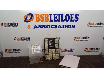 LOTE 220 - 01 KIT COM 12 ISQUEIRO TIPO ZIPPO PERSONALIZADOS. (NO ESTADO) ATENÇÃO! FAZER A VISITAÇÃO ANTES DE ARREMATAR, NÃO SABEMOS SE FUNCIONA, LEILÃO NÃO TEM GARANTIA E NEM DEVOLUÇÃO, SUJEITO A POSSÍVEIS AVARIAS VISÍVEIS/OCULTAS E/OU AUSÊNCIA DE COMPONENTES.