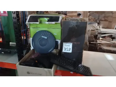 LOTE 352 - 04 APARELHOS DE AUDIOCONFERÊNCIA MARCA INTELBRAS E 01 MARCA POLYCOM E GRANDE QUANTIDADE DE TECLADOS PARA PC MARCAS E MODELOS DIVERSOS. (NO ESTADO) ATENÇÃO! FAZER A VISITAÇÃO ANTES DE ARREMATAR, NÃO SABEMOS SE FUNCIONA, LEILÃO NÃO TEM GARANTIA E NEM DEVOLUÇÃO, SUJEITO A POSSÍVEIS AVARIAS VISÍVEIS/OCULTAS E/OU AUSÊNCIA DE COMPONENTES.