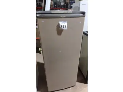 LOTE 373 - 01 GELADEIRA MARCA CONSUL 220V. (NO ESTADO) ATENÇÃO! FAZER A VISITAÇÃO ANTES DE ARREMATAR, NÃO SABEMOS SE FUNCIONA, LEILÃO NÃO TEM GARANTIA E NEM DEVOLUÇÃO, SUJEITO A POSSÍVEIS AVARIAS VISÍVEIS/OCULTAS E/OU AUSÊNCIA DE COMPONENTES.
