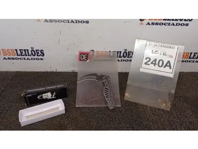 LOTE 240 - 01 CANIVETE CAVEIRA MODELO KARAMBIT. (NO ESTADO) ATENÇÃO! FAZER A VISITAÇÃO ANTES DE ARREMATAR, NÃO SABEMOS SE FUNCIONA, LEILÃO NÃO TEM GARANTIA E NEM DEVOLUÇÃO, SUJEITO A POSSÍVEIS AVARIAS VISÍVEIS/OCULTAS E/OU AUSÊNCIA DE COMPONENTES.