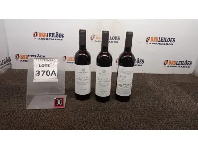 LOTE 370 - 03 GARRAFAS DE VINHO TINTO VALA REAL PORTUGUÊS SAFRA 2019 750ML. (NO ESTADO) ATENÇÃO! FAZER A VISITAÇÃO ANTES DE ARREMATAR, NÃO SABEMOS SE FUNCIONA, LEILÃO NÃO TEM GARANTIA E NEM DEVOLUÇÃO, SUJEITO A POSSÍVEIS AVARIAS VISÍVEIS/OCULTAS E/OU AUSÊNCIA DE COMPONENTES.