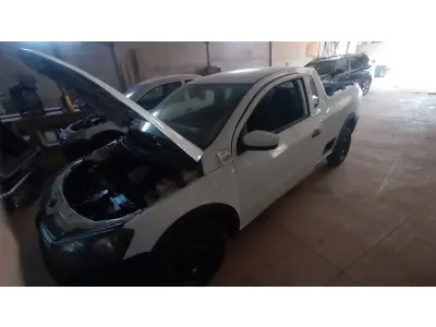 LOTE 500 - 01 VW SAVEIRO 1.6 CE FLEX, COR BRANCA ANO 2014. (NO ESTADO) ATENÇÃO! FAZER A VISITAÇÃO ANTES DE ARREMATAR, NÃO SABEMOS SE FUNCIONA, LEILÃO NÃO TEM GARANTIA E NEM DEVOLUÇÃO, SUJEITO A POSSÍVEIS AVARIAS VISÍVEIS/OCULTAS E/OU AUSÊNCIA DE COMPONENTES.