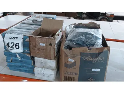 LOTE 426 - 01 LOTE COM GRANDE QUANTIDADE DE BLOCOS DE ANOTAÇÕES, GRAMPOS, LACRES, FOLHAS DE ETIQUETAS, DISJUNTORES E 02 LIXEIRAS. (NO ESTADO) ATENÇÃO! FAZER A VISITAÇÃO ANTES DE ARREMATAR, NÃO SABEMOS SE FUNCIONA, LEILÃO NÃO TEM GARANTIA E NEM DEVOLUÇÃO, SUJEITO A POSSÍVEIS AVARIAS VISÍVEIS/OCULTAS E/OU AUSÊNCIA DE COMPONENTES.