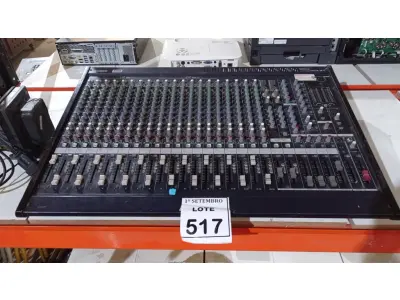 LOTE 517 - 01 MESA AMPLIFICADORA DE SOM COM FONTE. (NO ESTADO) ATENÇÃO! FAZER A VISITAÇÃO ANTES DE ARREMATAR, NÃO SABEMOS SE FUNCIONA. LEILÃO NÃO TEM GARANTIA E NEM DEVOLUÇÃO, SUJEITO A POSSÍVEIS AVARIAS VISÍVEIS/OCULTAS E/OU AUSÊNCIA DE COMPONENTES.