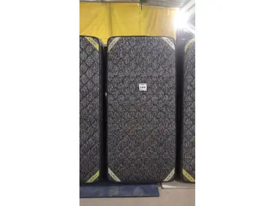 LOTE 144 - 01 COLCHÃO SOLTEIRO COM BASE 1,88CM X 0,88CM. (NO ESTADO EM QUE SE ENCONTRA. SUJEITO A AVARIAS OCULTAS/VISÍVEIS.) AU2195B