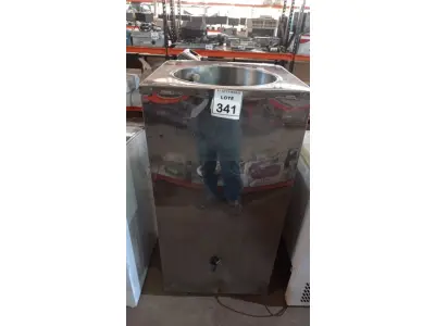 LOTE 341 - 01 SUQUEIRA INDUSTRIAL EM INOX. (NO ESTADO) ATENÇÃO! FAZER A VISITAÇÃO ANTES DE ARREMATAR, NÃO SABEMOS SE FUNCIONA, LEILÃO NÃO TEM GARANTIA E NEM DEVOLUÇÃO, SUJEITO A POSSÍVEIS AVARIAS VISÍVEIS/OCULTAS E/OU AUSÊNCIA DE COMPONENTES.