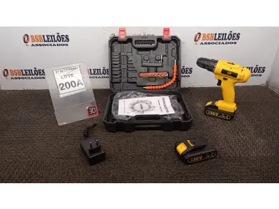 LOTE 200 - 01 PARAFUSADEIRA 36V DUAS BATERIAS COM MALETA E BITS. (NO ESTADO) ATENÇÃO! FAZER A VISITAÇÃO ANTES DE ARREMATAR, NÃO SABEMOS SE FUNCIONA, LEILÃO NÃO TEM GARANTIA E NEM DEVOLUÇÃO, SUJEITO A POSSÍVEIS AVARIAS VISÍVEIS/OCULTAS E/OU AUSÊNCIA DE COMPONENTES.