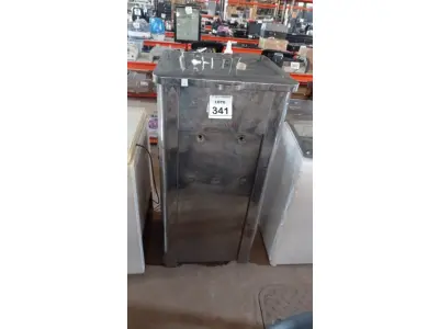 LOTE 341 - 01 SUQUEIRA INDUSTRIAL EM INOX. (NO ESTADO) ATENÇÃO! FAZER A VISITAÇÃO ANTES DE ARREMATAR, NÃO SABEMOS SE FUNCIONA, LEILÃO NÃO TEM GARANTIA E NEM DEVOLUÇÃO, SUJEITO A POSSÍVEIS AVARIAS VISÍVEIS/OCULTAS E/OU AUSÊNCIA DE COMPONENTES.