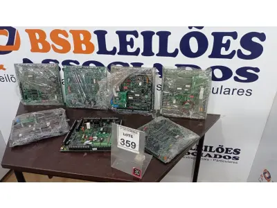 LOTE 359 - 05 PLACAS MÃE. (NO ESTADO) ATENÇÃO! FAZER A VISITAÇÃO ANTES DE ARREMATAR, NÃO SABEMOS SE FUNCIONA, LEILÃO NÃO TEM GARANTIA E NEM DEVOLUÇÃO, SUJEITO A POSSÍVEIS AVARIAS VISÍVEIS/OCULTAS E/OU AUSÊNCIA DE COMPONENTES.