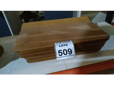 LOTE 509 - 20 PEÇAS DE MADEIRA. (NO ESTADO) ATENÇÃO! FAZER A VISITAÇÃO ANTES DE ARREMATAR, NÃO SABEMOS SE FUNCIONA. LEILÃO NÃO TEM GARANTIA E NEM DEVOLUÇÃO, SUJEITO A POSSÍVEIS AVARIAS VISÍVEIS/OCULTAS E/OU AUSÊNCIA DE COMPONENTES.
