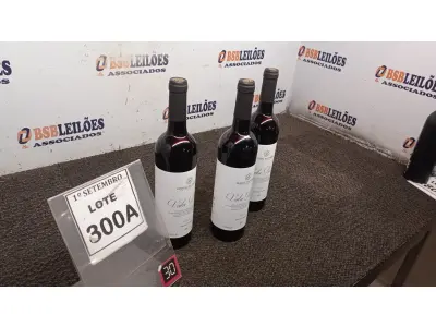 LOTE 300 - 03 GARRAFAS DE VINHO TINTO VALA REAL PORTUGUÊS SAFRA 2019 750ML. (NO ESTADO) ATENÇÃO! FAZER A VISITAÇÃO ANTES DE ARREMATAR, NÃO SABEMOS SE FUNCIONA, LEILÃO NÃO TEM GARANTIA E NEM DEVOLUÇÃO, SUJEITO A POSSÍVEIS AVARIAS VISÍVEIS/OCULTAS E/OU AUSÊNCIA DE COMPONENTES.