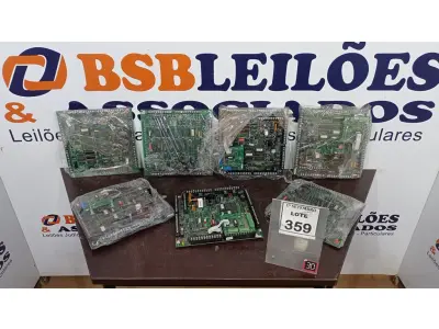 LOTE 359 - 05 PLACAS MÃE. (NO ESTADO) ATENÇÃO! FAZER A VISITAÇÃO ANTES DE ARREMATAR, NÃO SABEMOS SE FUNCIONA, LEILÃO NÃO TEM GARANTIA E NEM DEVOLUÇÃO, SUJEITO A POSSÍVEIS AVARIAS VISÍVEIS/OCULTAS E/OU AUSÊNCIA DE COMPONENTES.