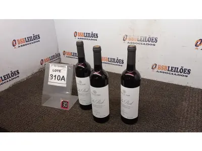 LOTE 310 - 03 GARRAFAS DE VINHO TINTO VALA REAL PORTUGUÊS SAFRA 2019 750ML. (NO ESTADO) ATENÇÃO! FAZER A VISITAÇÃO ANTES DE ARREMATAR, NÃO SABEMOS SE FUNCIONA, LEILÃO NÃO TEM GARANTIA E NEM DEVOLUÇÃO, SUJEITO A POSSÍVEIS AVARIAS VISÍVEIS/OCULTAS E/OU AUSÊNCIA DE COMPONENTES.