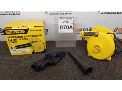 LOTE 070 - 01 SOPRADOR E ASPIRADOR ELÉTRICO 220V 700W 13600RPM. (NO ESTADO) ATENÇÃO! FAZER A VISITAÇÃO ANTES DE ARREMATAR, NÃO SABEMOS SE FUNCIONA, LEILÃO NÃO TEM GARANTIA E NEM DEVOLUÇÃO, SUJEITO A POSSÍVEIS AVARIAS VISÍVEIS/OCULTAS E/OU AUSÊNCIA DE COMPONENTES.