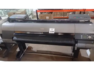 LOTE 339 - 01 PLOTTER MARCA CANON MODELO IPF 8400. (NO ESTADO) ATENÇÃO! FAZER A VISITAÇÃO ANTES DE ARREMATAR, NÃO SABEMOS SE FUNCIONA, LEILÃO NÃO TEM GARANTIA E NEM DEVOLUÇÃO, SUJEITO A POSSÍVEIS AVARIAS VISÍVEIS/OCULTAS E/OU AUSÊNCIA DE COMPONENTES.