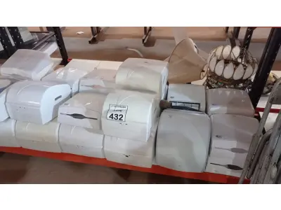 LOTE 432 - 01 LOTE COM GRANDE QUANTIDADE DE DISPENSADORES DE PAPEL. (NO ESTADO) ATENÇÃO! FAZER A VISITAÇÃO ANTES DE ARREMATAR, NÃO SABEMOS SE FUNCIONA, LEILÃO NÃO TEM GARANTIA E NEM DEVOLUÇÃO, SUJEITO A POSSÍVEIS AVARIAS VISÍVEIS/OCULTAS E/OU AUSÊNCIA DE COMPONENTES.