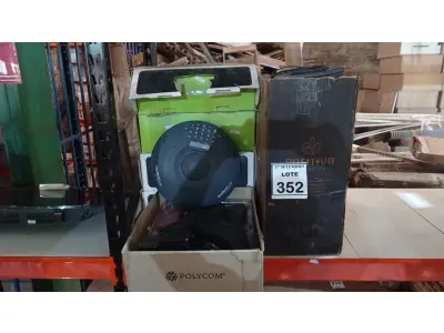 LOTE 352 - 04 APARELHOS DE AUDIOCONFERÊNCIA MARCA INTELBRAS E 01 MARCA POLYCOM E GRANDE QUANTIDADE DE TECLADOS PARA PC MARCAS E MODELOS DIVERSOS. (NO ESTADO) ATENÇÃO! FAZER A VISITAÇÃO ANTES DE ARREMATAR, NÃO SABEMOS SE FUNCIONA, LEILÃO NÃO TEM GARANTIA E NEM DEVOLUÇÃO, SUJEITO A POSSÍVEIS AVARIAS VISÍVEIS/OCULTAS E/OU AUSÊNCIA DE COMPONENTES.