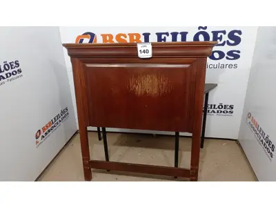 LOTE 140 - 01 CABECEIRA DE CAMA. (NO ESTADO EM QUE SE ENCONTRA. SUJEITO A AVARIAS OCULTAS/VISÍVEIS.)  BF8593U