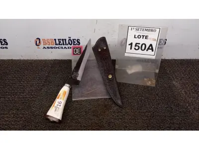 LOTE 150 - 01 FACA ARTESANAL  JUSTICEIRO AÇO CARBONO E CABO DE MADEIRA 39CM. (NO ESTADO) ATENÇÃO! FAZER A VISITAÇÃO ANTES DE ARREMATAR, NÃO SABEMOS SE FUNCIONA, LEILÃO NÃO TEM GARANTIA E NEM DEVOLUÇÃO, SUJEITO A POSSÍVEIS AVARIAS VISÍVEIS/OCULTAS E/OU AUSÊNCIA DE COMPONENTES.