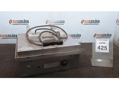 LOTE 425 - 01 CHAPA ELÉTRICA EM INOX. (NO ESTADO) ATENÇÃO! FAZER A VISITAÇÃO ANTES DE ARREMATAR, NÃO SABEMOS SE FUNCIONA. LEILÃO NÃO TEM GARANTIA E NEM DEVOLUÇÃO, SUJEITO A POSSÍVEIS AVARIAS VISÍVEIS/OCULTAS E/OU AUSÊNCIA DE COMPONENTES.