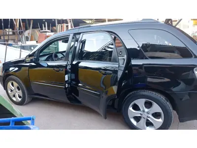 LOTE 502 - 01 I/CHEVROLET EQUINOX LT, ANO 2005, COR PRETA, GASOLINA, AUTOMÁTICA (NO ESTADO).
