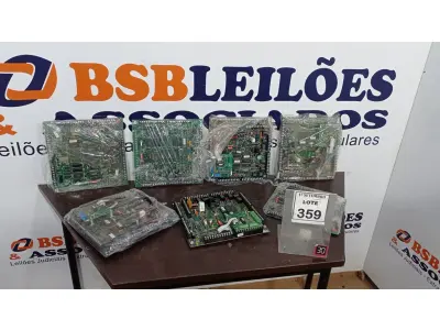 LOTE 359 - 05 PLACAS MÃE. (NO ESTADO) ATENÇÃO! FAZER A VISITAÇÃO ANTES DE ARREMATAR, NÃO SABEMOS SE FUNCIONA, LEILÃO NÃO TEM GARANTIA E NEM DEVOLUÇÃO, SUJEITO A POSSÍVEIS AVARIAS VISÍVEIS/OCULTAS E/OU AUSÊNCIA DE COMPONENTES.