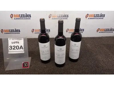 LOTE 320 - 03 GARRAFAS DE VINHO TINTO VALA REAL PORTUGUÊS SAFRA 2019 750ML. (NO ESTADO) ATENÇÃO! FAZER A VISITAÇÃO ANTES DE ARREMATAR, NÃO SABEMOS SE FUNCIONA, LEILÃO NÃO TEM GARANTIA E NEM DEVOLUÇÃO, SUJEITO A POSSÍVEIS AVARIAS VISÍVEIS/OCULTAS E/OU AUSÊNCIA DE COMPONENTES.