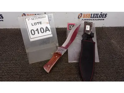 LOTE 010 - 01 FACA IMPORTADA AÇO INOXIDÁVEL CABO EM MADEIRA COM DETALHE DE ESCORPIÃO NA GUARDA  FULL TANG BAINHA DE NYLON TAMANHO TOTAL 32CM PESO 390G JÁ AFIADA  . (NO ESTADO) ATENÇÃO! FAZER A VISITAÇÃO ANTES DE ARREMATAR, NÃO SABEMOS SE FUNCIONA, LEILÃO NÃO TEM GARANTIA E NEM DEVOLUÇÃO, SUJEITO A POSSÍVEIS AVARIAS VISÍVEIS/OCULTAS E/OU AUSÊNCIA DE COMPONENTES.