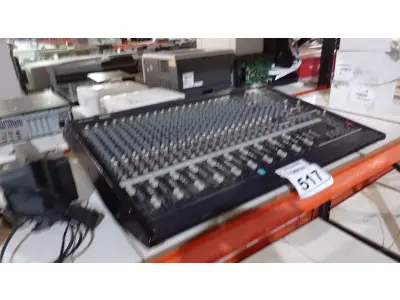 LOTE 517 - 01 MESA AMPLIFICADORA DE SOM COM FONTE. (NO ESTADO) ATENÇÃO! FAZER A VISITAÇÃO ANTES DE ARREMATAR, NÃO SABEMOS SE FUNCIONA. LEILÃO NÃO TEM GARANTIA E NEM DEVOLUÇÃO, SUJEITO A POSSÍVEIS AVARIAS VISÍVEIS/OCULTAS E/OU AUSÊNCIA DE COMPONENTES.