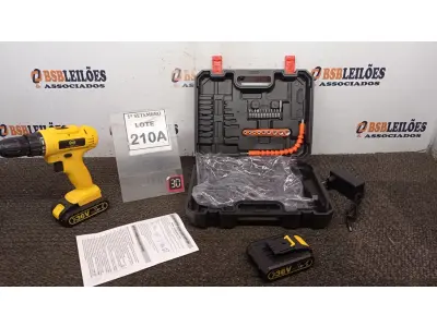 LOTE 210 - 01 PARAFUSADEIRA 36V DUAS BATERIAS COM MALETA E BITS. (NO ESTADO) ATENÇÃO! FAZER A VISITAÇÃO ANTES DE ARREMATAR, NÃO SABEMOS SE FUNCIONA, LEILÃO NÃO TEM GARANTIA E NEM DEVOLUÇÃO, SUJEITO A POSSÍVEIS AVARIAS VISÍVEIS/OCULTAS E/OU AUSÊNCIA DE COMPONENTES.
