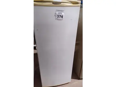 LOTE 374 - 01 GELADEIRA MARCA ELECTROLUX 220V. (NO ESTADO) ATENÇÃO! FAZER A VISITAÇÃO ANTES DE ARREMATAR, NÃO SABEMOS SE FUNCIONA, LEILÃO NÃO TEM GARANTIA E NEM DEVOLUÇÃO, SUJEITO A POSSÍVEIS AVARIAS VISÍVEIS/OCULTAS E/OU AUSÊNCIA DE COMPONENTES.