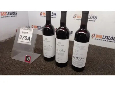 LOTE 370 - 03 GARRAFAS DE VINHO TINTO VALA REAL PORTUGUÊS SAFRA 2019 750ML. (NO ESTADO) ATENÇÃO! FAZER A VISITAÇÃO ANTES DE ARREMATAR, NÃO SABEMOS SE FUNCIONA, LEILÃO NÃO TEM GARANTIA E NEM DEVOLUÇÃO, SUJEITO A POSSÍVEIS AVARIAS VISÍVEIS/OCULTAS E/OU AUSÊNCIA DE COMPONENTES.