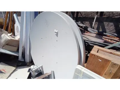 LOTE 489 - 03 ANTENAS PARABÓLICAS. (NO ESTADO) ATENÇÃO! FAZER A VISITAÇÃO ANTES DE ARREMATAR, NÃO SABEMOS SE FUNCIONA, LEILÃO NÃO TEM GARANTIA E NEM DEVOLUÇÃO, SUJEITO A POSSÍVEIS AVARIAS VISÍVEIS/OCULTAS E/OU AUSÊNCIA DE COMPONENTES.