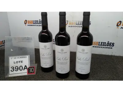 LOTE 390 - 03 GARRAFAS DE VINHO TINTO VALA REAL PORTUGUÊS SAFRA 2019 750ML. (NO ESTADO) ATENÇÃO! FAZER A VISITAÇÃO ANTES DE ARREMATAR, NÃO SABEMOS SE FUNCIONA, LEILÃO NÃO TEM GARANTIA E NEM DEVOLUÇÃO, SUJEITO A POSSÍVEIS AVARIAS VISÍVEIS/OCULTAS E/OU AUSÊNCIA DE COMPONENTES.