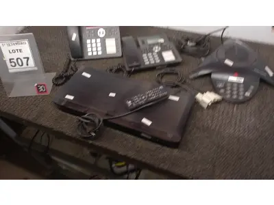 LOTE 507 - 02 APARELHOS DE TELEFONE IP, 01 BLUE RAY E 01 APARELHO DE ÁUDIO CONFERENCIA POLYCOM. (NO ESTADO) ATENÇÃO! FAZER A VISITAÇÃO ANTES DE ARREMATAR, NÃO SABEMOS SE FUNCIONA, LEILÃO NÃO TEM GARANTIA E NEM DEVOLUÇÃO, SUJEITO A POSSÍVEIS AVARIAS VISÍVEIS/OCULTAS E/OU AUSÊNCIA DE COMPONENTES.