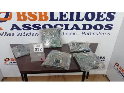LOTE 332 - 05 PLACAS MÃE. (NO ESTADO) ATENÇÃO! FAZER A VISITAÇÃO ANTES DE ARREMATAR, NÃO SABEMOS SE FUNCIONA, LEILÃO NÃO TEM GARANTIA E NEM DEVOLUÇÃO, SUJEITO A POSSÍVEIS AVARIAS VISÍVEIS/OCULTAS E/OU AUSÊNCIA DE COMPONENTES.