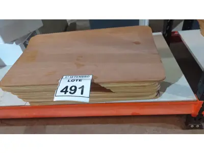 LOTE 491 - 20 PEÇAS DE MADEIRA. (NO ESTADO) ATENÇÃO! FAZER A VISITAÇÃO ANTES DE ARREMATAR, NÃO SABEMOS SE FUNCIONA. LEILÃO NÃO TEM GARANTIA E NEM DEVOLUÇÃO, SUJEITO A POSSÍVEIS AVARIAS VISÍVEIS/OCULTAS E/OU AUSÊNCIA DE COMPONENTES.