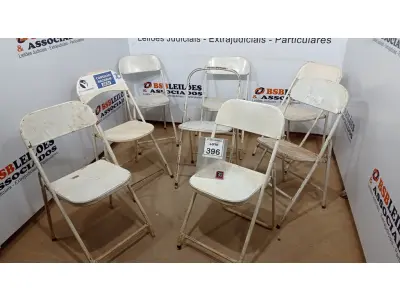 LOTE 396 - 08 CADEIRAS DE FERRO DOBRÁVEL. (NO ESTADO) ATENÇÃO! FAZER A VISITAÇÃO ANTES DE ARREMATAR, NÃO SABEMOS SE FUNCIONA. LEILÃO NÃO TEM GARANTIA E NEM DEVOLUÇÃO, SUJEITO A POSSÍVEIS AVARIAS VISÍVEIS/OCULTAS E/OU AUSÊNCIA DE COMPONENTES.