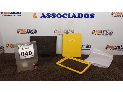 LOTE 040 - 01 TABLET MARCA POSITIVO. (NO ESTADO) ATENÇÃO! FAZER A VISITAÇÃO ANTES DE ARREMATAR, NÃO SABEMOS SE FUNCIONA, LEILÃO NÃO TEM GARANTIA E NEM DEVOLUÇÃO, SUJEITO A POSSÍVEIS AVARIAS VISÍVEIS/OCULTAS E/OU AUSÊNCIA DE COMPONENTES.