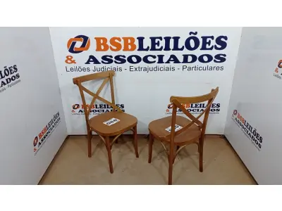 LOTE 088 - 02 CADEIRAS DE MADEIRA (NO ESTADO, NÃO SABEMOS SE FUNCIONA. LEILÃO NÃO TEM GARANTIA E NEM DEVOLUÇÃO, SUJEITO A POSSÍVEIS AVARIAS VISÍVEIS/OCULTAS E/OU AUSÊNCIA DE COMPONENTES)