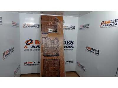 LOTE 034 - 01 PORTA DE MADEIRA 210X72CM ESPESSURA 3,5CM MSO EUCAPLAC FRISADA ELEGANCE EUCATEX (NO ESTADO, NÃO SABEMOS SE FUNCIONA. LEILÃO NÃO TEM GARANTIA E NEM DEVOLUÇÃO, SUJEITO A POSSÍVEIS AVARIAS VISÍVEIS/OCULTAS E/OU AUSÊNCIA DE COMPONENTES)