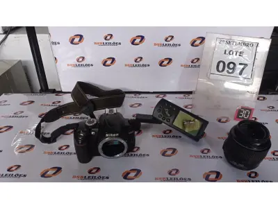 LOTE 097 - 01 MÁQUINA FOTOGRÁFICA DIGITAL MARCA NIKON MARCA D3000 E 01 APARELHO DE GPS GARMIN. (NO ESTADO) ATENÇÃO! FAZER A VISITAÇÃO ANTES DE ARREMATAR, NÃO SABEMOS SE FUNCIONA, LEILÃO NÃO TEM GARANTIA E NEM DEVOLUÇÃO, SUJEITO A POSSÍVEIS AVARIAS VISÍVEIS/OCULTAS E/OU AUSÊNCIA DE COMPONENTES.