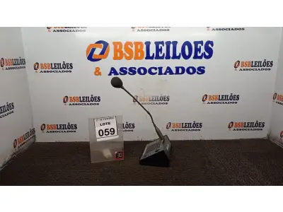 LOTE 059 - 01 MICROFONE DE MESA COM BASE. (NO ESTADO) ATENÇÃO! FAZER A VISITAÇÃO ANTES DE ARREMATAR, NÃO SABEMOS SE FUNCIONA, LEILÃO NÃO TEM GARANTIA E NEM DEVOLUÇÃO, SUJEITO A POSSÍVEIS AVARIAS VISÍVEIS/OCULTAS E/OU AUSÊNCIA DE COMPONENTES.