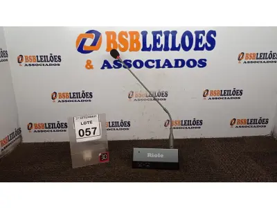 LOTE 057 - 01 MICROFONE DE MESA COM BASE. (NO ESTADO) ATENÇÃO! FAZER A VISITAÇÃO ANTES DE ARREMATAR, NÃO SABEMOS SE FUNCIONA, LEILÃO NÃO TEM GARANTIA E NEM DEVOLUÇÃO, SUJEITO A POSSÍVEIS AVARIAS VISÍVEIS/OCULTAS E/OU AUSÊNCIA DE COMPONENTES.
