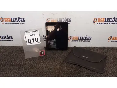 LOTE 010 - 01 TABLET MARCA POSITIVO. (NO ESTADO) ATENÇÃO! FAZER A VISITAÇÃO ANTES DE ARREMATAR, NÃO SABEMOS SE FUNCIONA, LEILÃO NÃO TEM GARANTIA E NEM DEVOLUÇÃO, SUJEITO A POSSÍVEIS AVARIAS VISÍVEIS/OCULTAS E/OU AUSÊNCIA DE COMPONENTES.
