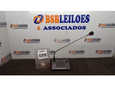 LOTE 059 - 01 MICROFONE DE MESA COM BASE. (NO ESTADO) ATENÇÃO! FAZER A VISITAÇÃO ANTES DE ARREMATAR, NÃO SABEMOS SE FUNCIONA, LEILÃO NÃO TEM GARANTIA E NEM DEVOLUÇÃO, SUJEITO A POSSÍVEIS AVARIAS VISÍVEIS/OCULTAS E/OU AUSÊNCIA DE COMPONENTES.