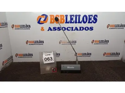 LOTE 063 - 01 MICROFONE DE MESA COM BASE. (NO ESTADO) ATENÇÃO! FAZER A VISITAÇÃO ANTES DE ARREMATAR, NÃO SABEMOS SE FUNCIONA, LEILÃO NÃO TEM GARANTIA E NEM DEVOLUÇÃO, SUJEITO A POSSÍVEIS AVARIAS VISÍVEIS/OCULTAS E/OU AUSÊNCIA DE COMPONENTES.